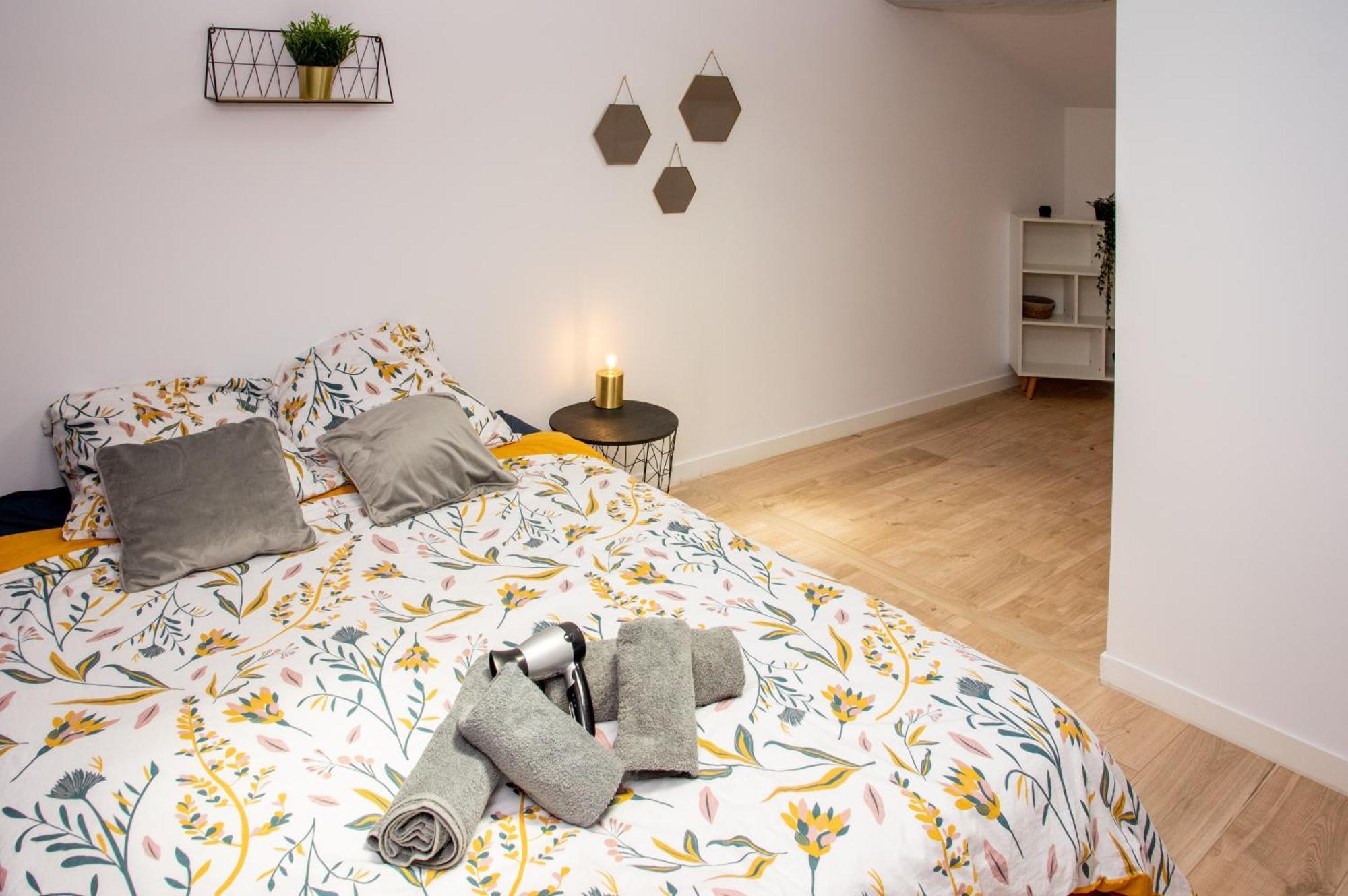 Apartamento Duplex Cocoon - 10 Min De Blaye - 20 Min Cnpe - Wifi - Tv Hd Saint-Seurin-de-Cursac Exterior foto